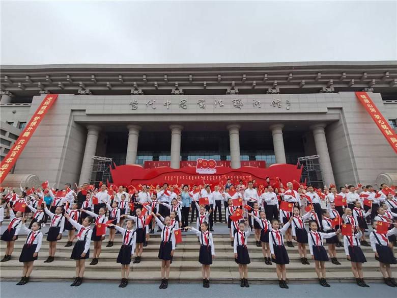 牛油果绿显白又显气质这款颜色的连衣裙你喜欢吗？游戏画面