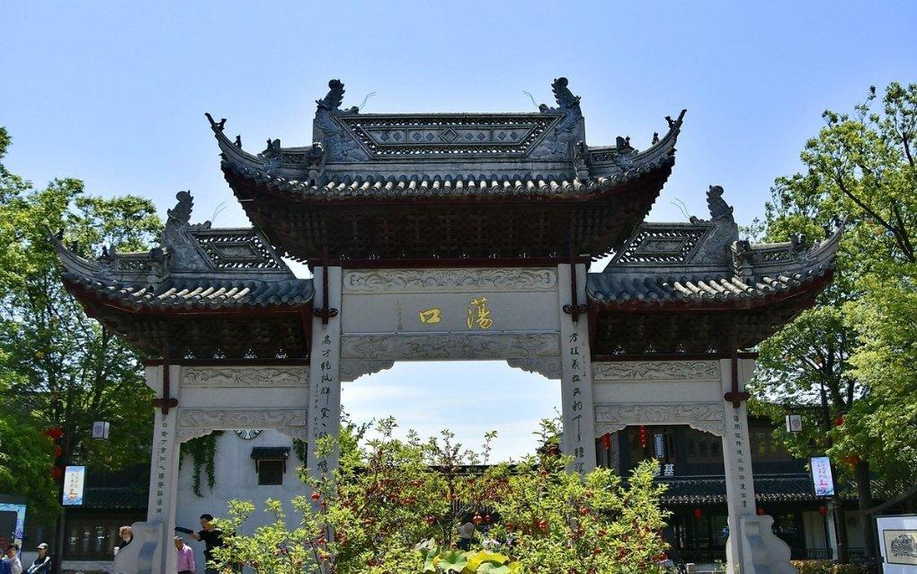逃离违建房屋4